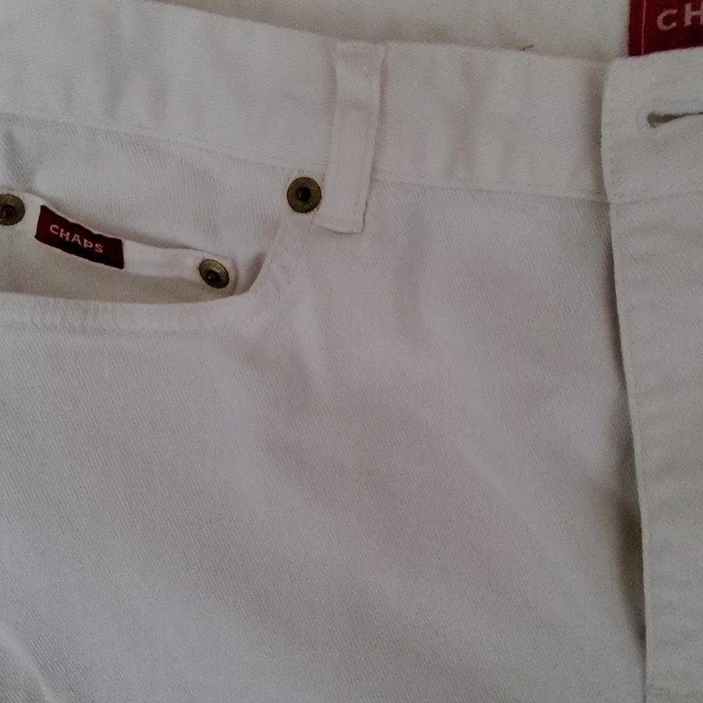 Ladies Jeans - Picture 3 of 4